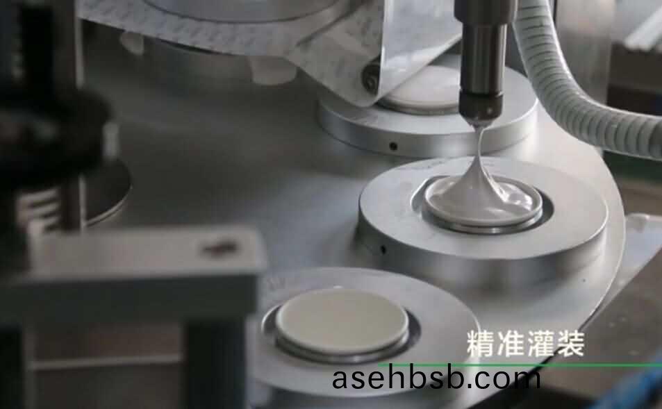 转盘冰激凌(ling)灌装(zhuang)机